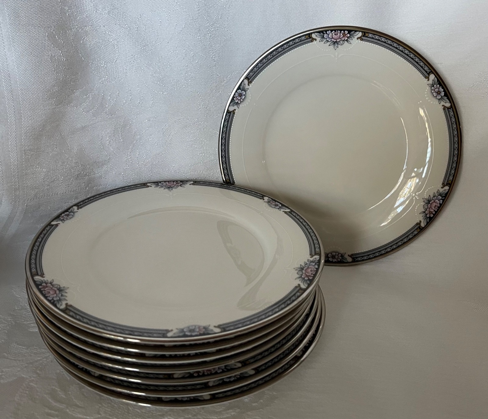 Retired! Noritake HALIFAX – Set of 8 Bread and Butter Plates