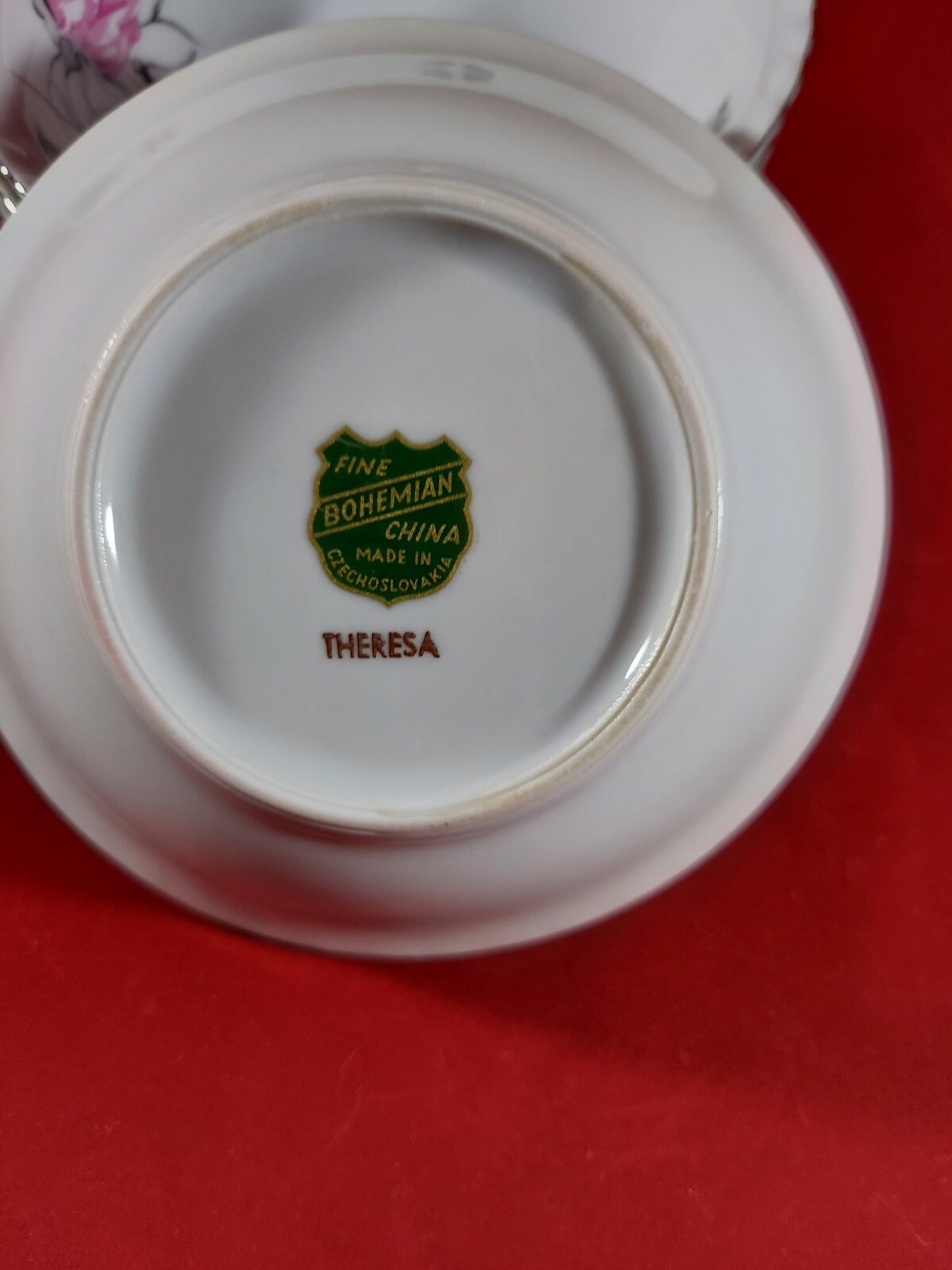 BOHEMIAN FINE CHINA “THERESA” CZECHOSLOVAKIA 4 FRUIT/DESSERT BOWLS 5 1/4″ ROUND.
