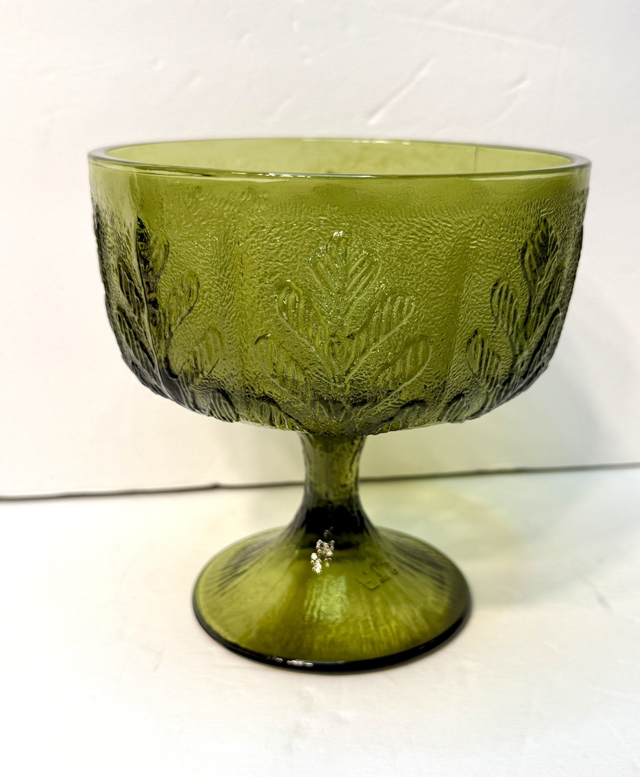 Vintage Green Glass Leaves Pattern Large Serving Pedestal Candy Dish FTD 1978