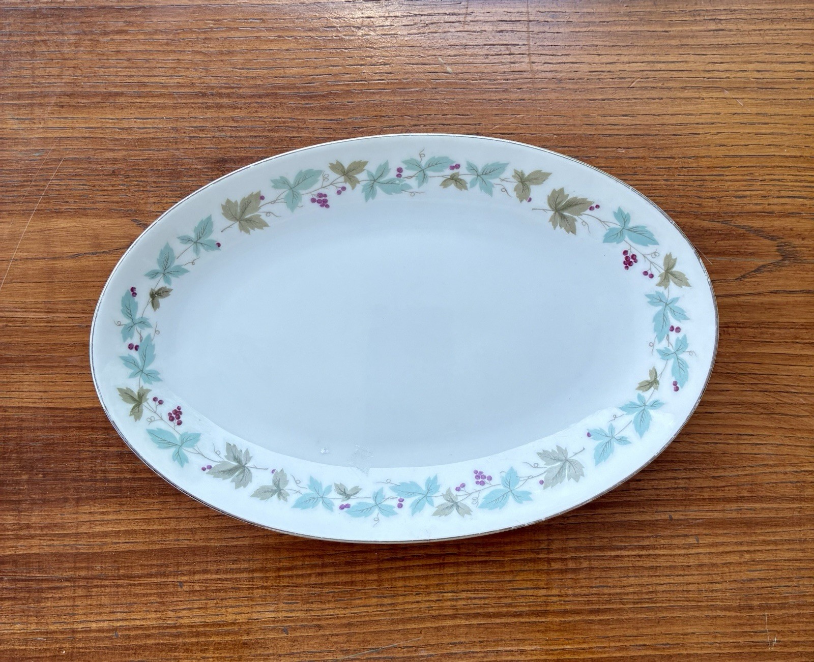 DISCONTINUED OVAL PLATTER FROM FINE CHINA OF JAPAN WITH THE “GRAPEVINE” PATTERN