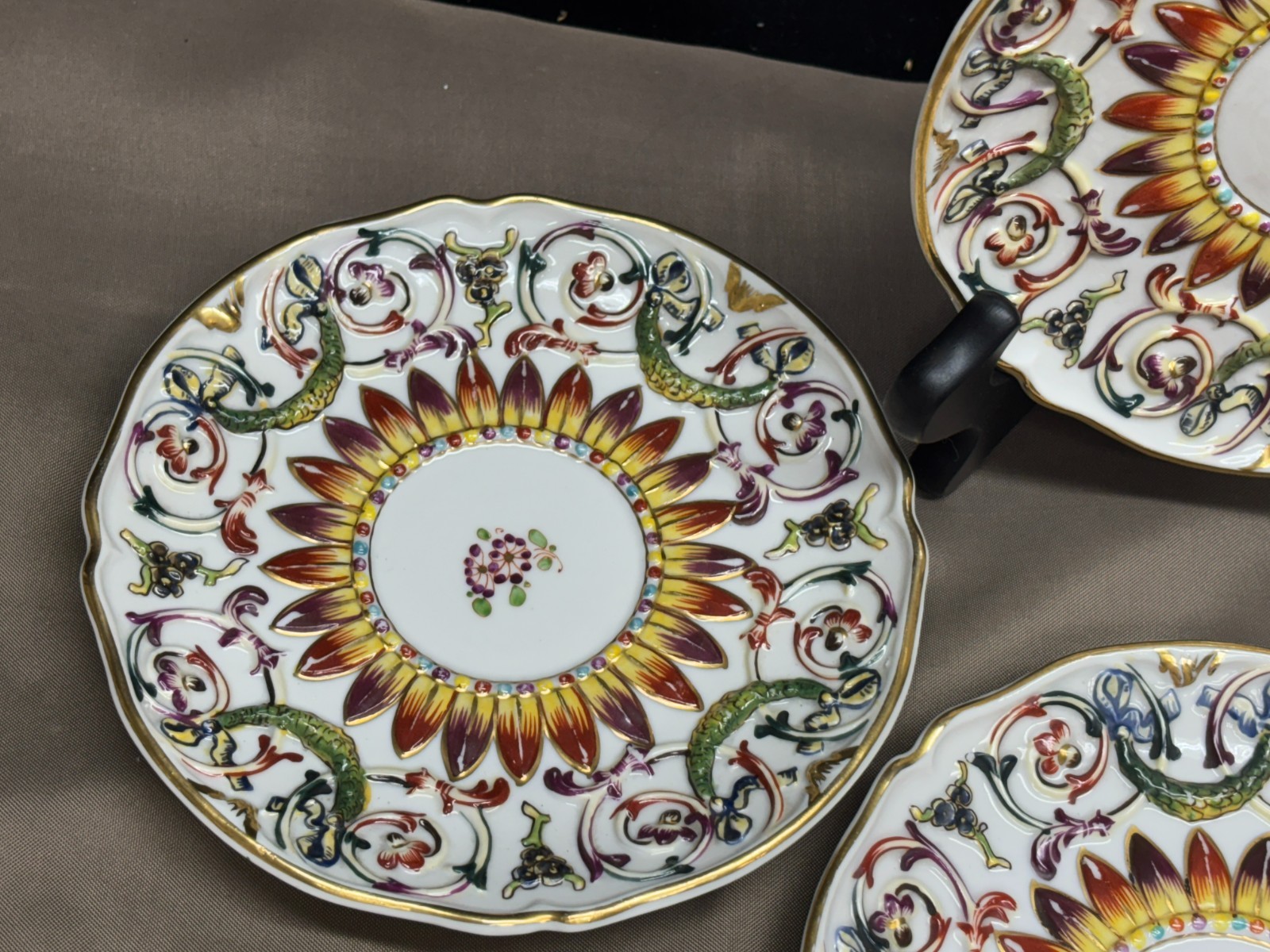 Capodimonte “CHERUBS” Antique Porcelain ~ Set of 4 ~ Dessert Plates ~ 5 3/4″