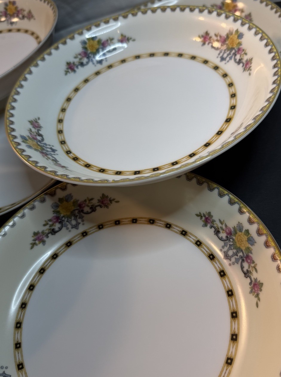 Vintage Japan Floral Gold Trim Soup Bowls Set of Four 7.5” Porcelain Replacement