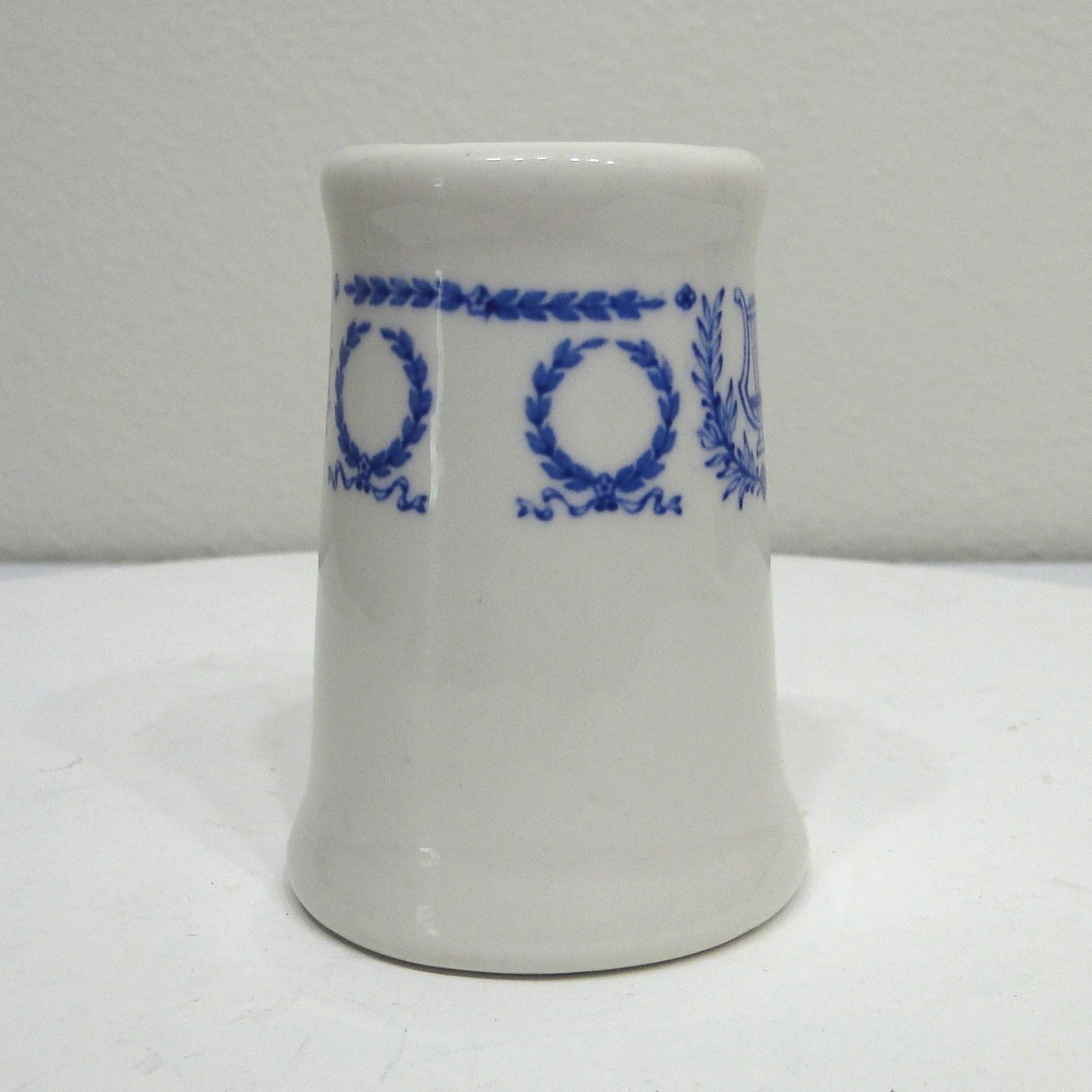 Vintage Syracuse #51500 Morrison Cafeteria Lyre Laurel Wreath Blue White Creamer