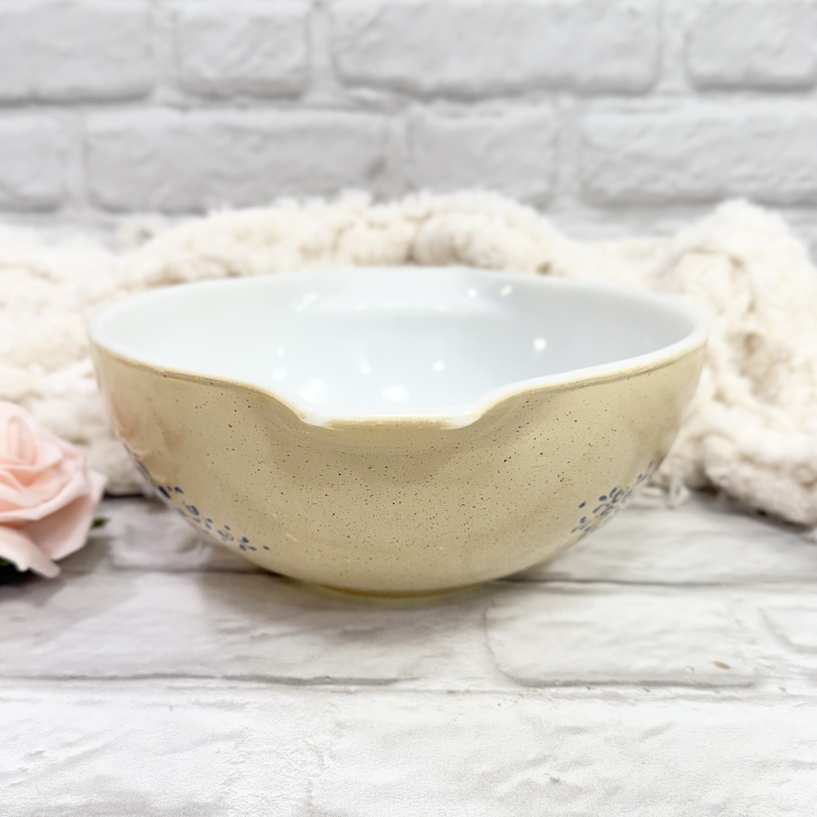 Vtg PYREX Homestead Cinderella Nesting Mixing Bowls 2ct 443 – 2.5 Qt & 444 – 4Qt