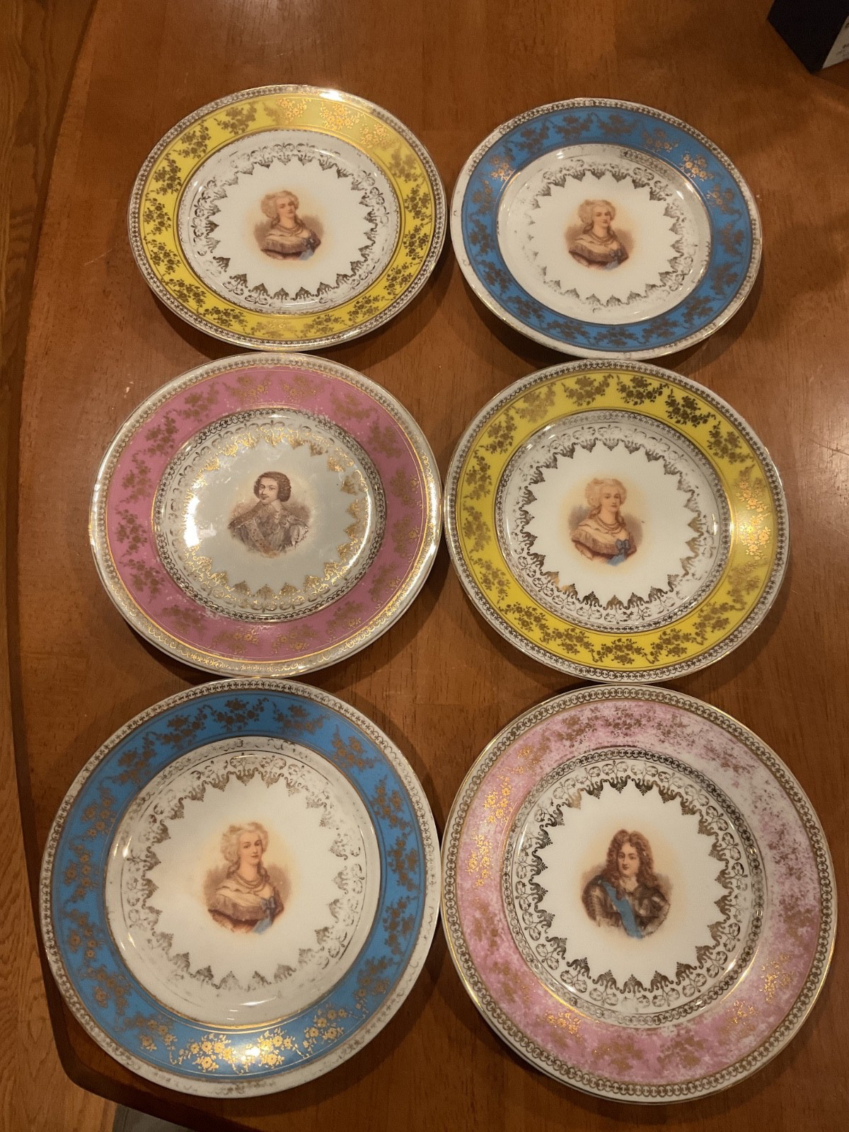 Set of 6 Victoria Carlsbad Gilt Portrait Plates, 1894-1918 – named portraits