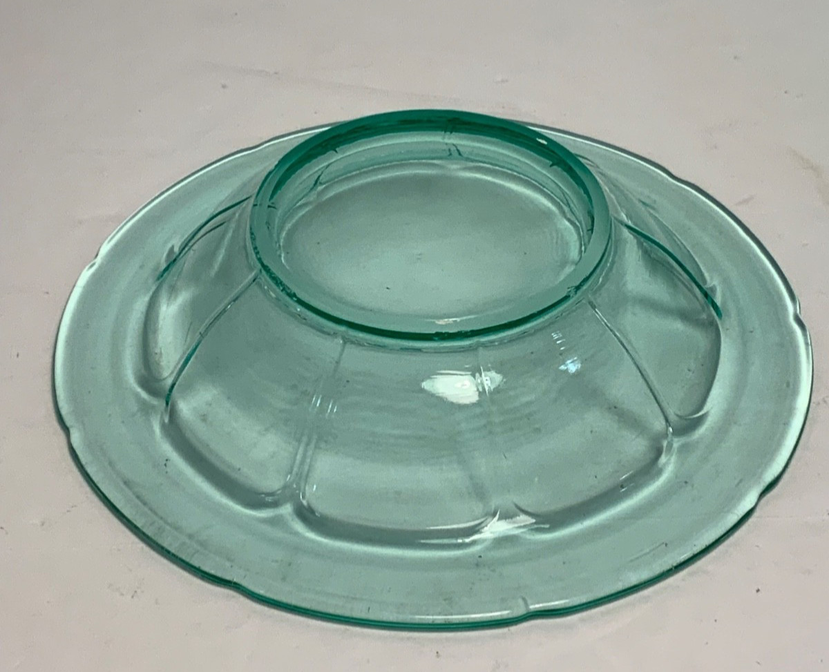 Set of 6 Diamond Glass Co. Victory Green Uranium Glass Fruit Bowls 6.5 in.
