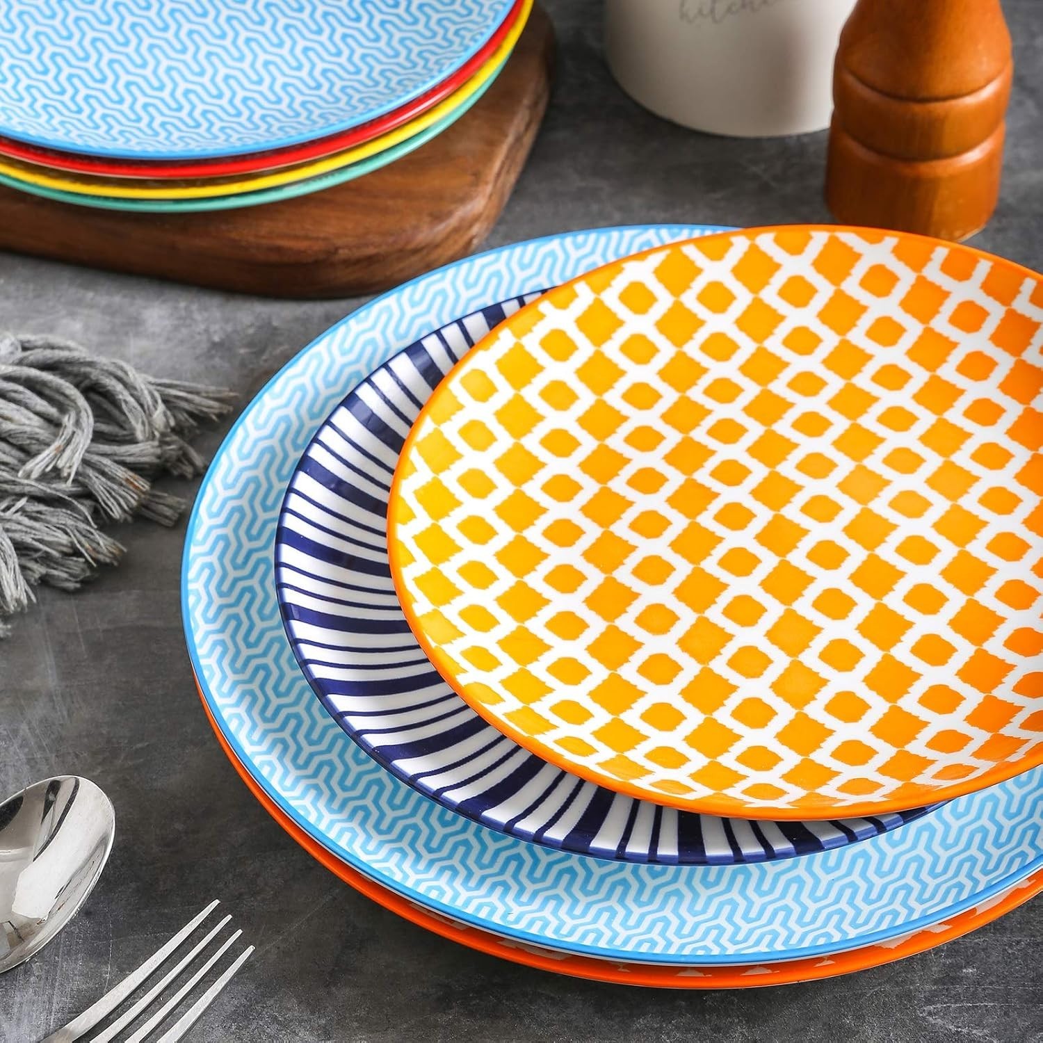 Unique Floral Design: 8-Inch Lead-Free Porcelain Plates, Set of 6 Vibrant Colors