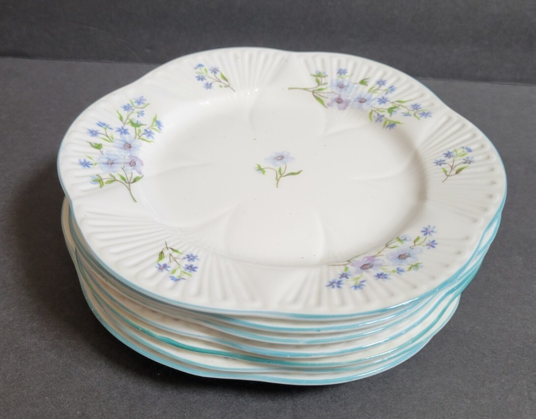 7 SHELLEY England BLUE ROCK Dainty Blue Flowers ~ 7″ Salad PLATES