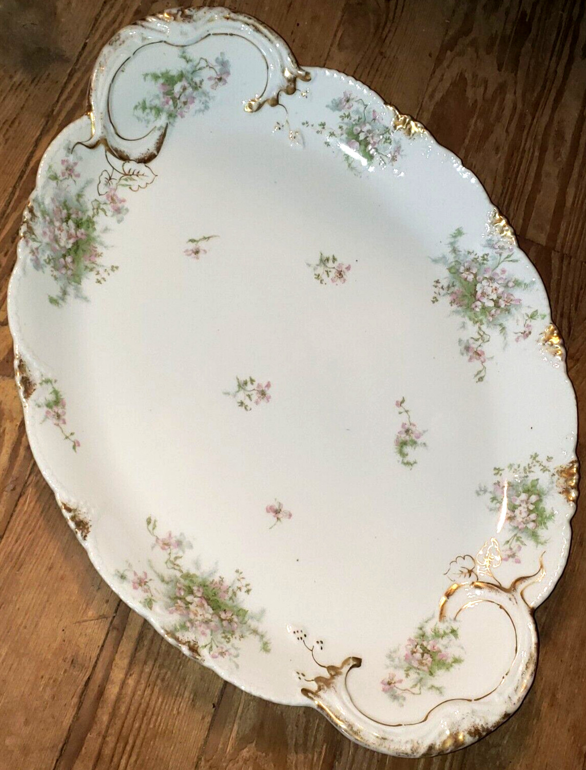 Theodore Haviland Limoges France Schleiger 146 APPLE BLOSSOM 20 1/2″ Flaw