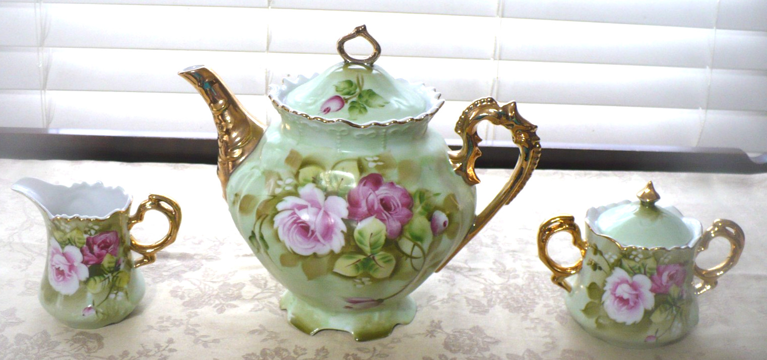 LEFTON CHINA GREEN HERITAGE ROSE ROUND TEAPOT CREAMER AND SUGAR BOWL 3 PC