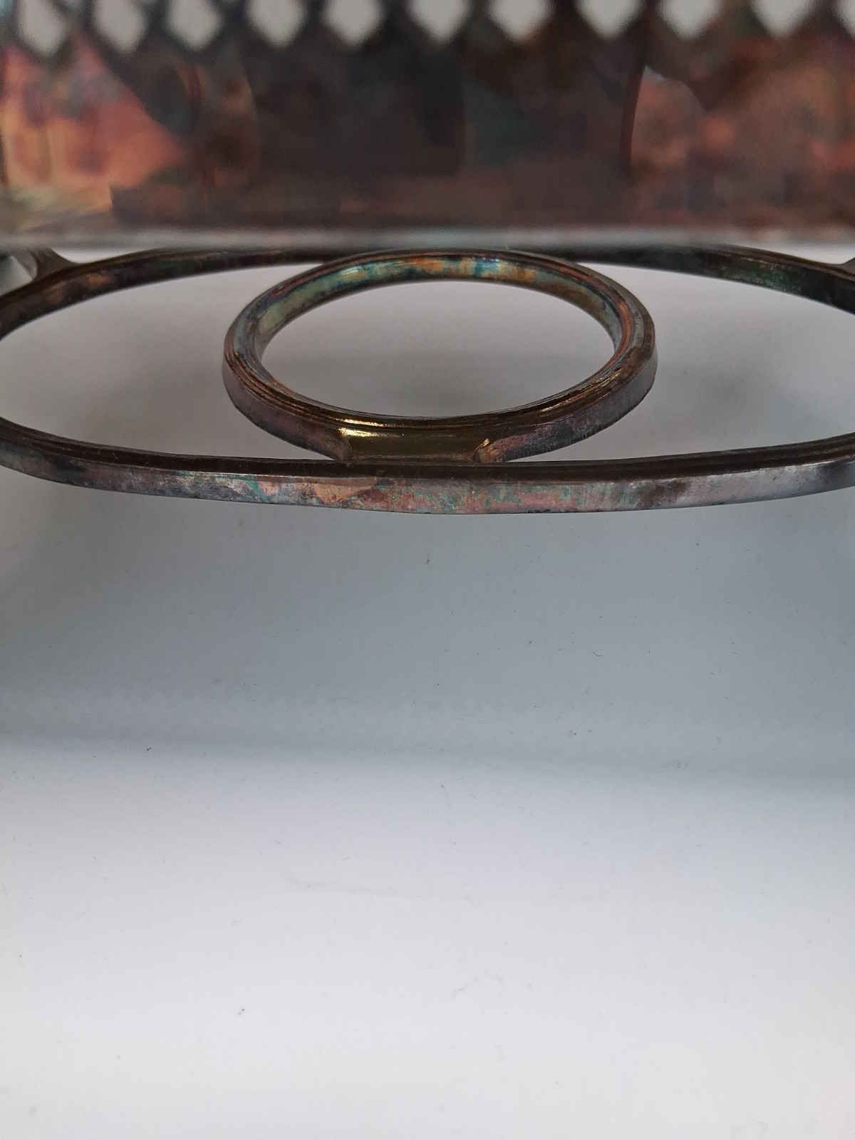 Covered Casserole Dish Stand
