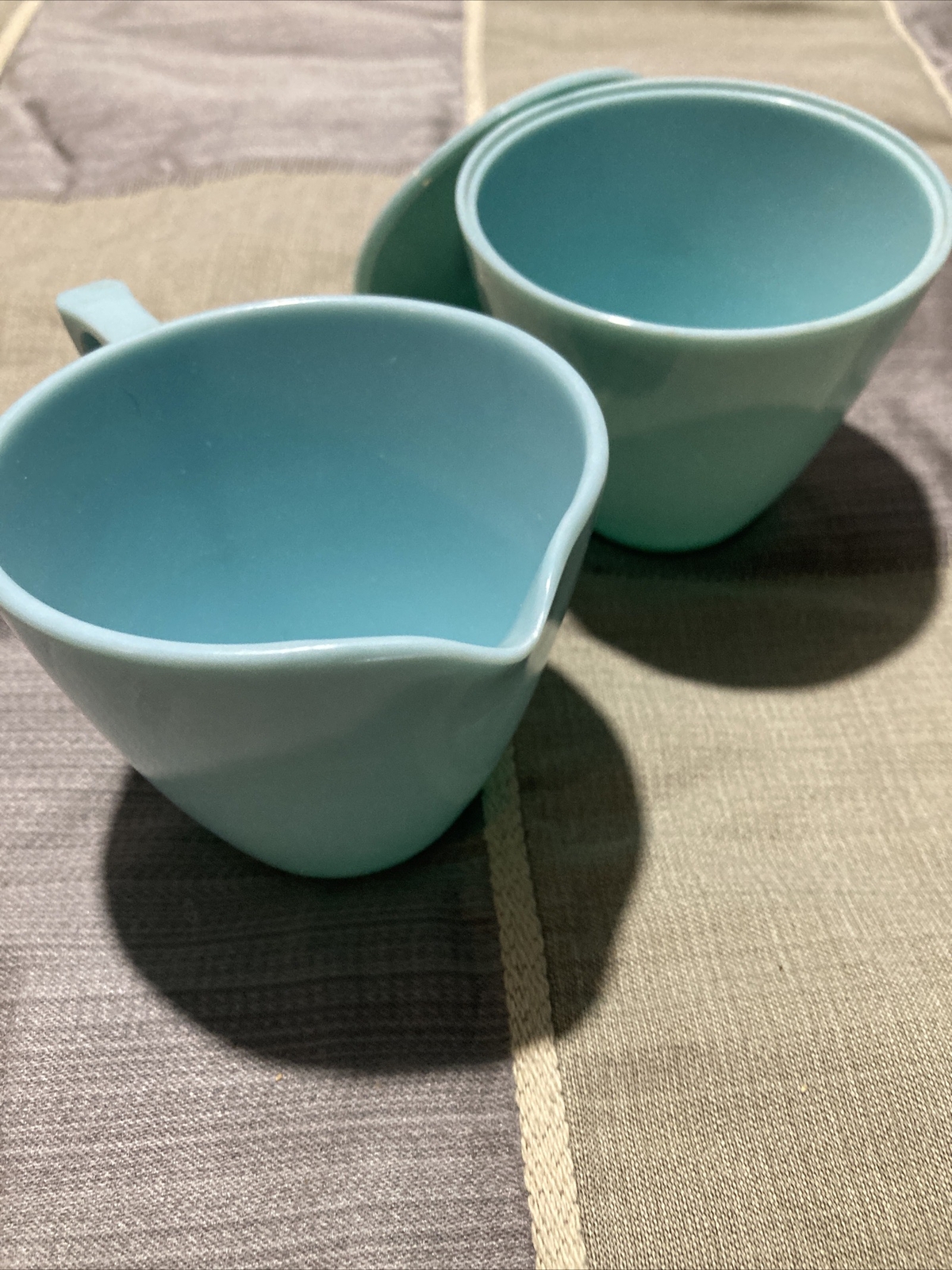 Vintage Turquoise Creamer And Sugar Bowl – Similar To Melmac Material