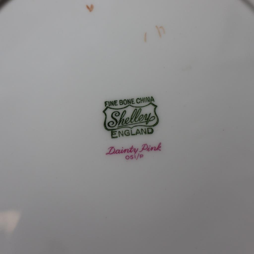 Shelley Fine Bone China – Dainty Pink 051/P – Dessert Salad Plate – 8 1/8 inches