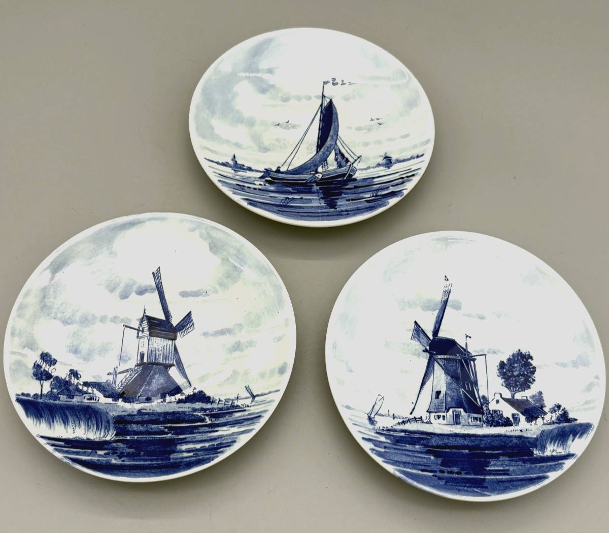 Vintage Delfts Blue Royal Wall Plates Hand Painted Set of 3 Made in Holland 5.5″