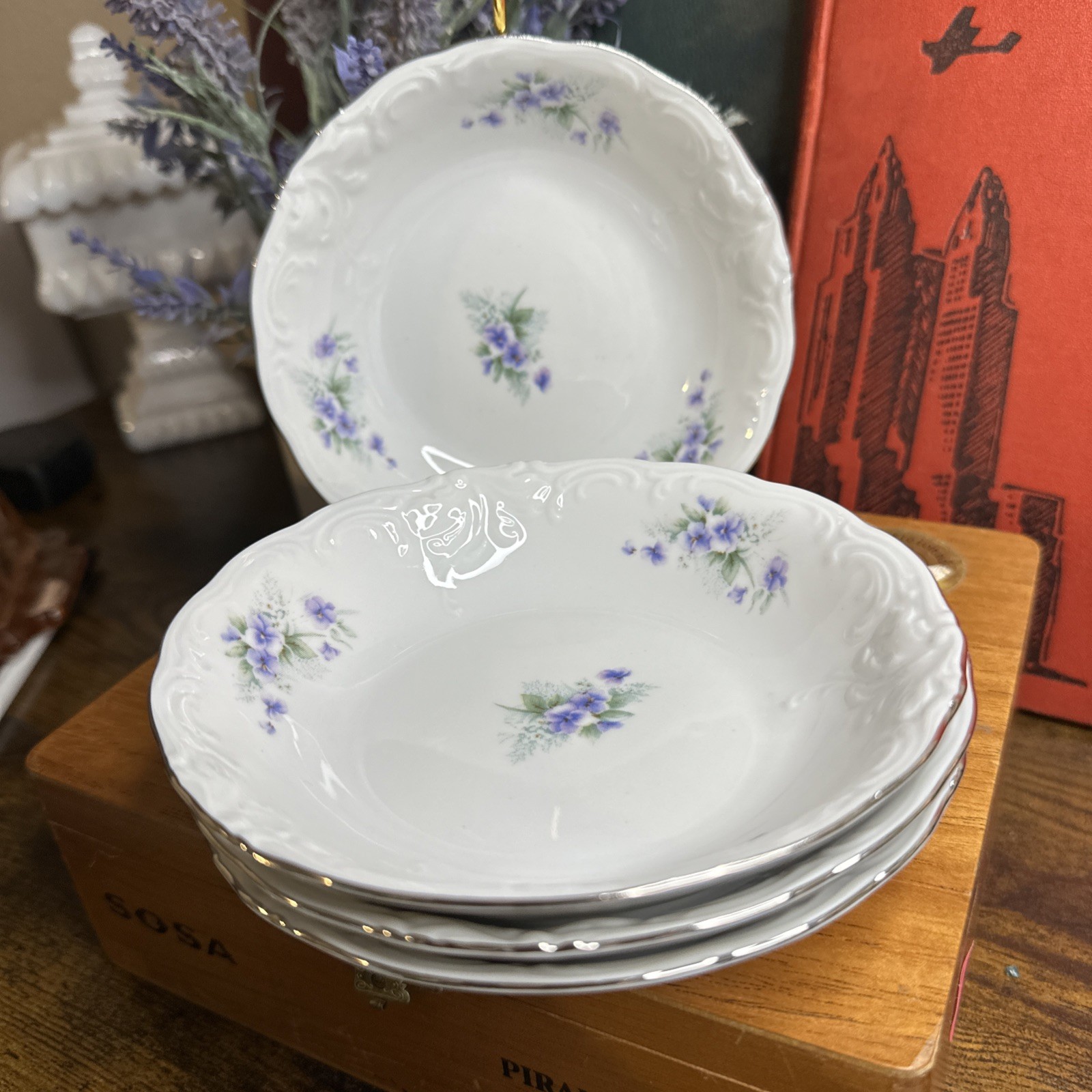 4 Berry Dessert 5 1/4″ Bowls Wawel Poland violet pansy purple flowers