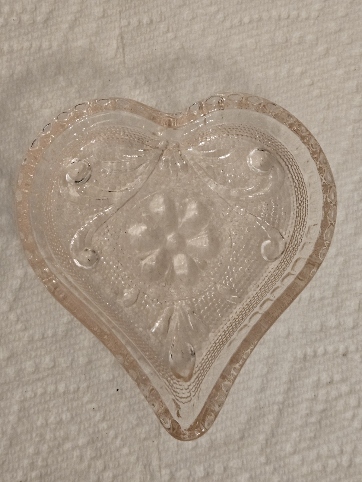 Vintage Tiara Indiana Sandwich Glass Pink Heart Shaped Trinket Dish Card Suit