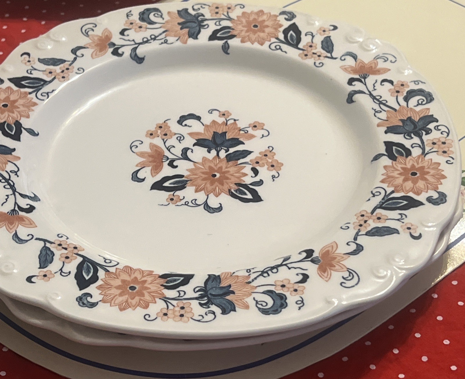 Vintage Nikko Japan Ironstone “Blue vineyard” Peach And Navy Floral Dinner 15 Pc