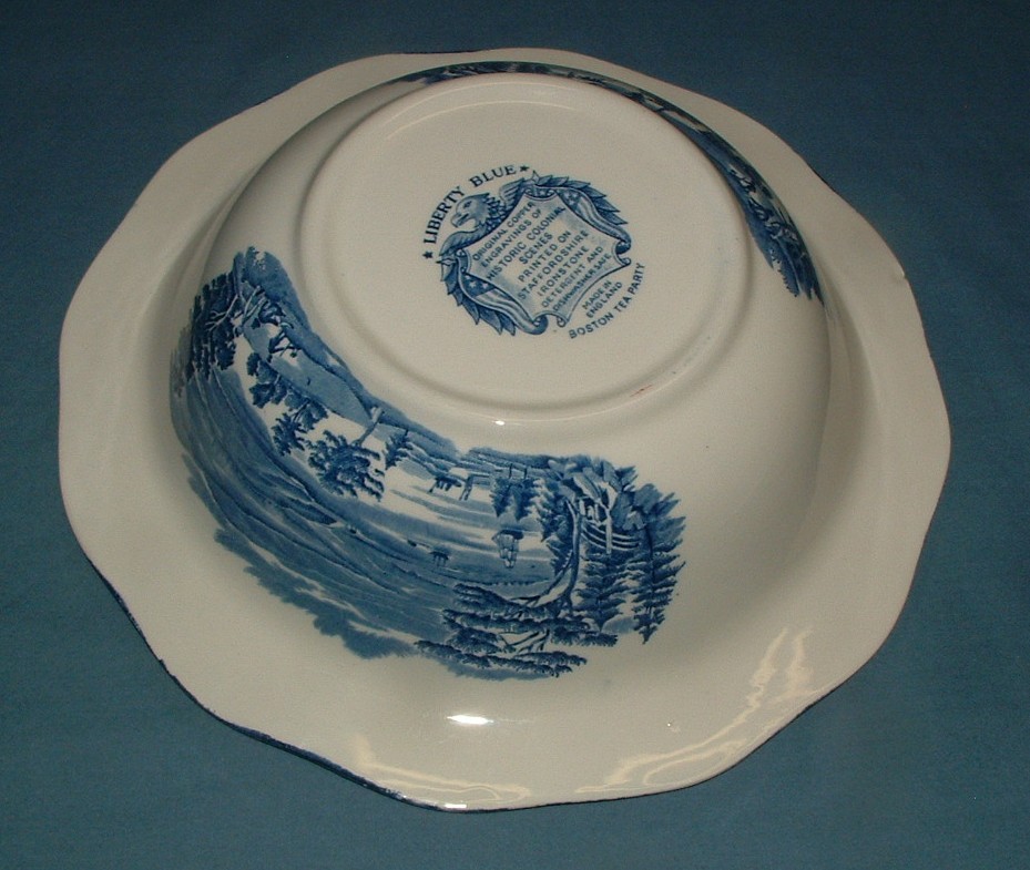 LIBERTY BLUE “BOSTON TEA PARTY” COVERED SERVING BOWL – HISTORIC COLONIAL SCENES