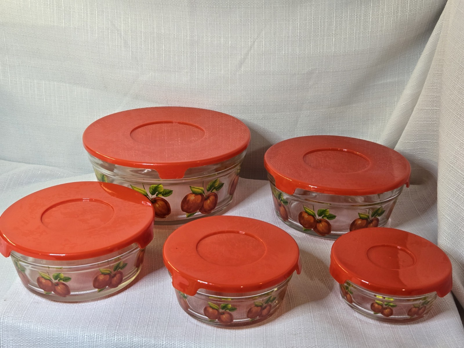 Vintage 1950s Apple Nesting Bowls SET OF 5 With Plastic Lids