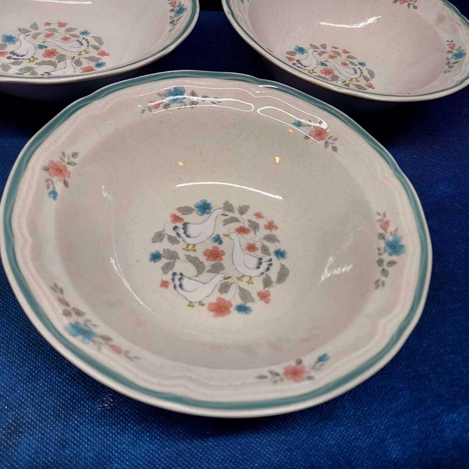Action Industries Japan Country Classics-Goose Theme Set/3 Cereal Bowls Retired