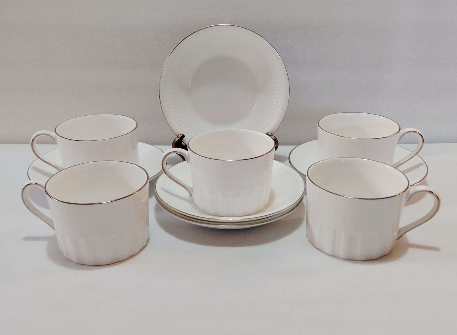 Wedgwood Cup Saucers 6 Oz Colosseum Platinum Elegant Dining Raised Panels 5 Sets