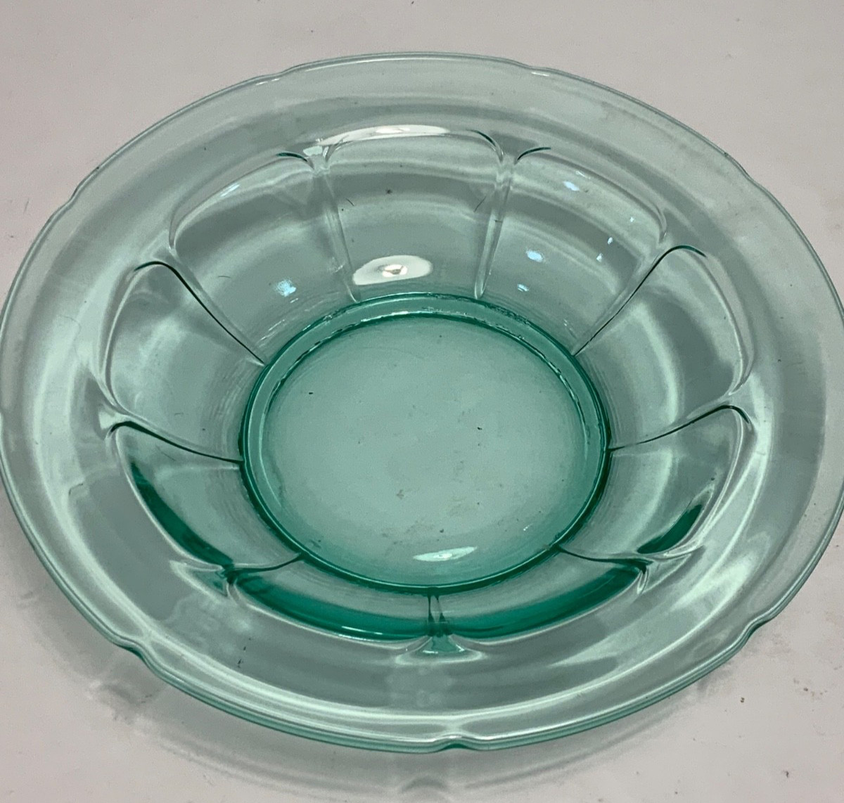 Set of 6 Diamond Glass Co. Victory Green Uranium Glass Fruit Bowls 6.5 in.