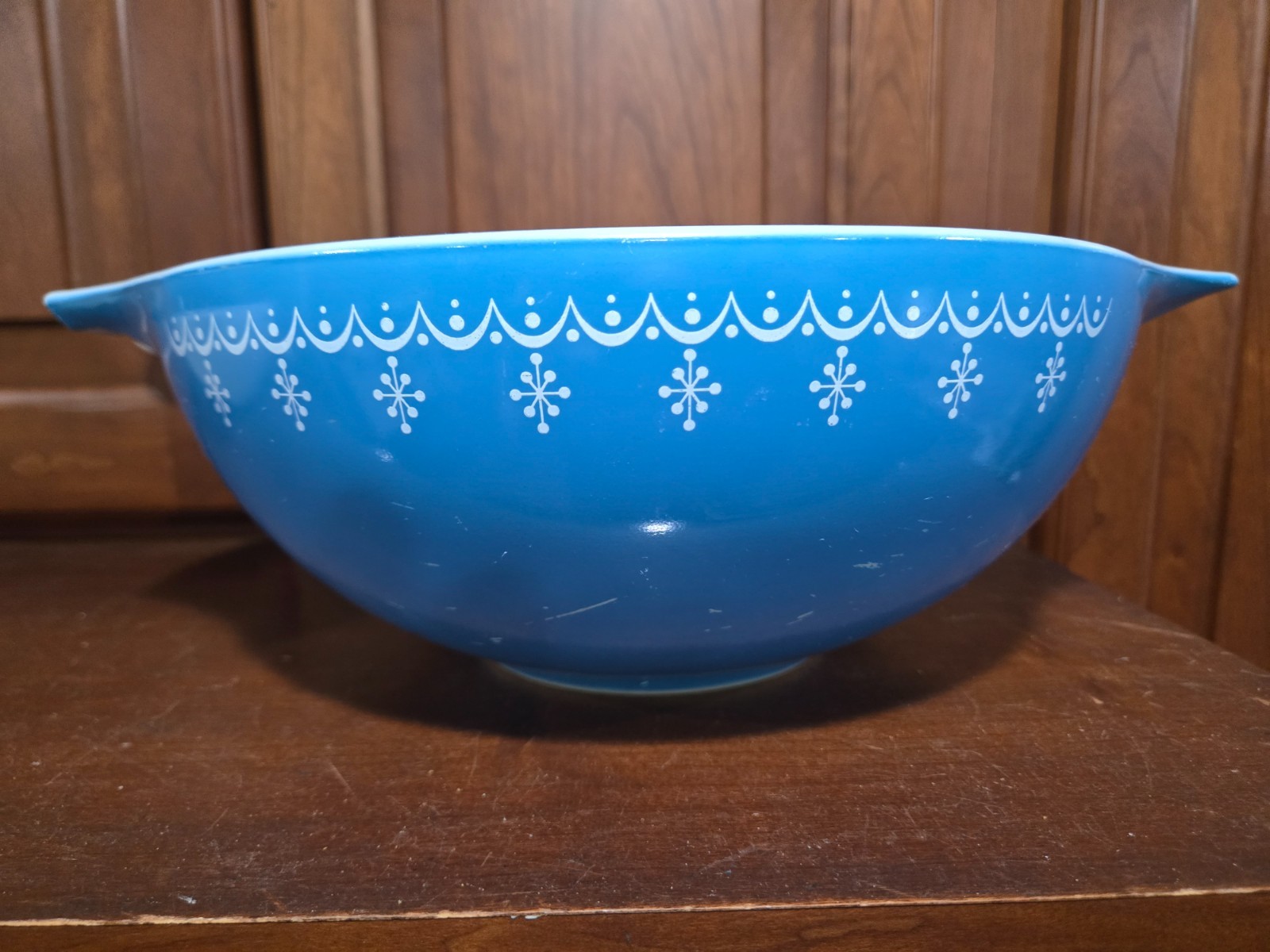 Pyrex 443 (2.5 Qt) & 444 (4 Qt) Snowflake Blue Garland Mixing Bowls – Read