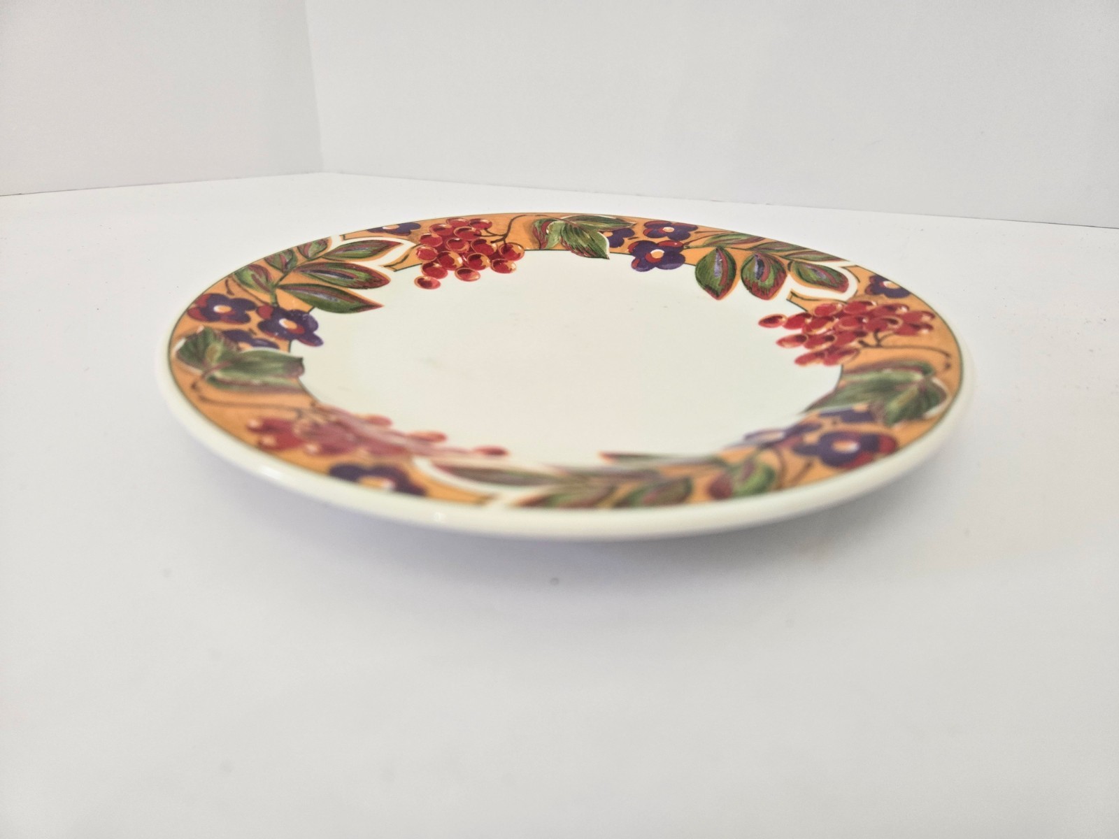 Vintage Gibson Everyday Dessert Plate – Grapes & Flowers Design