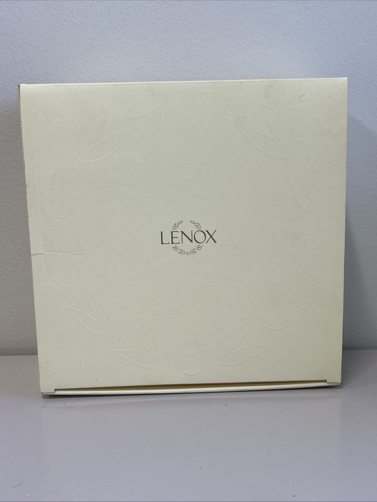 Vintage LENOX Triad Leaf Embossed Triangle Candy Nut Trinket Dish 24K Gold Trim