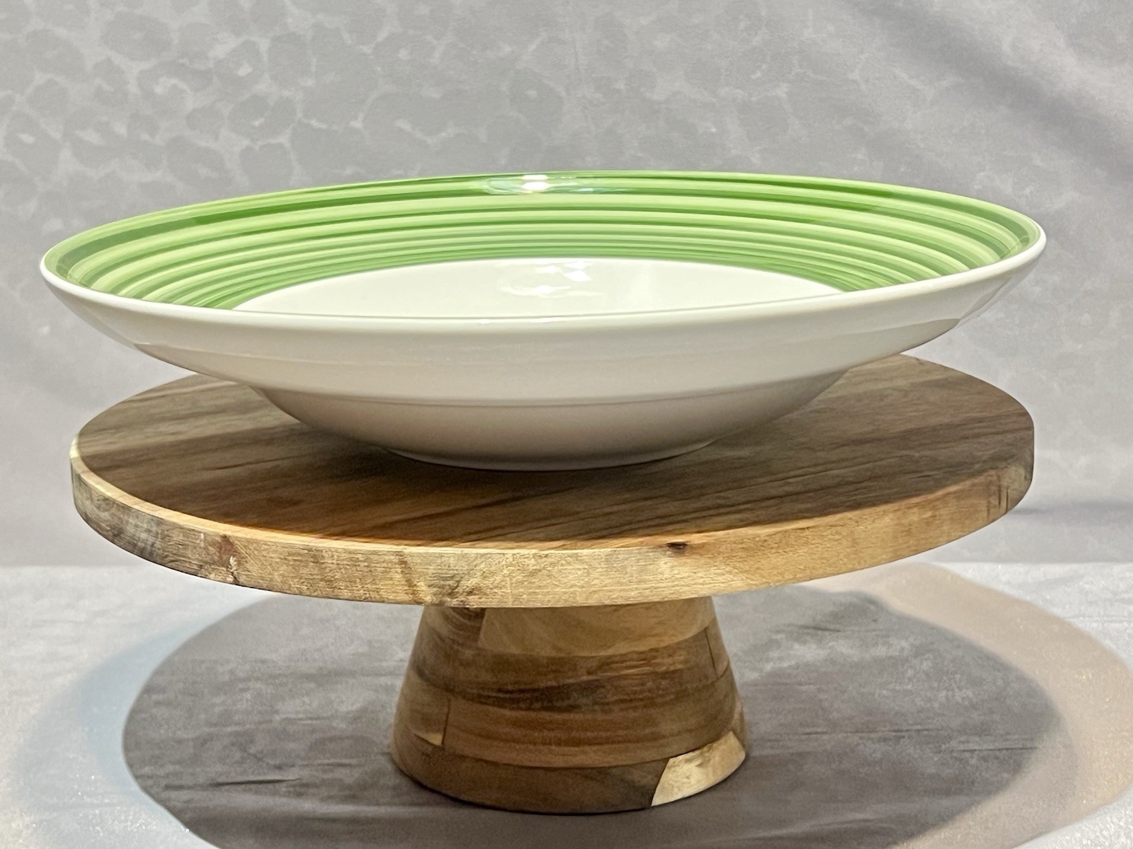 Tuxton Concentrix Cilantro Green 12” Pasta Bowl 24.5 Oz Restaurant Ware Unused