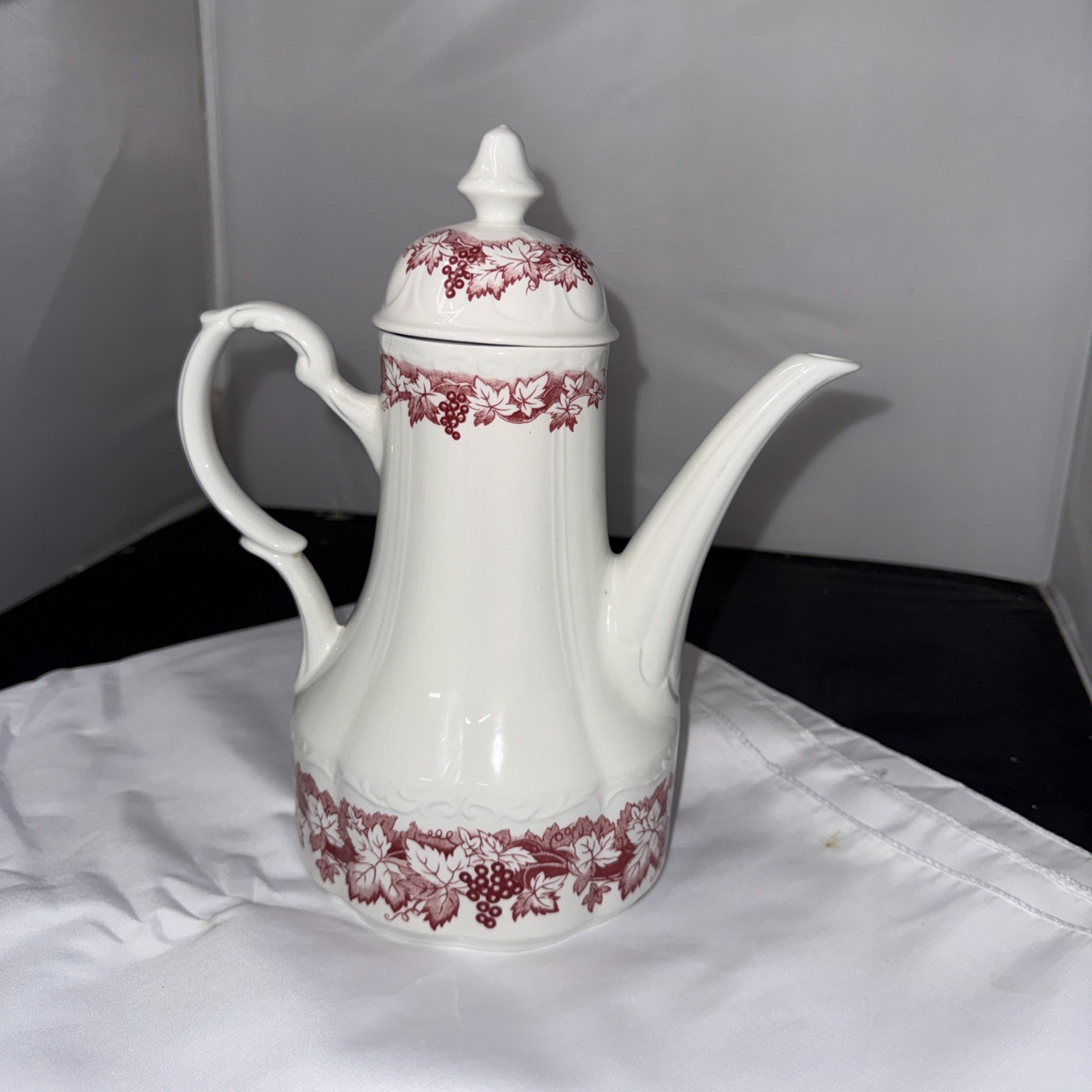 colonial english iron ironstone j&g meakin teapot
