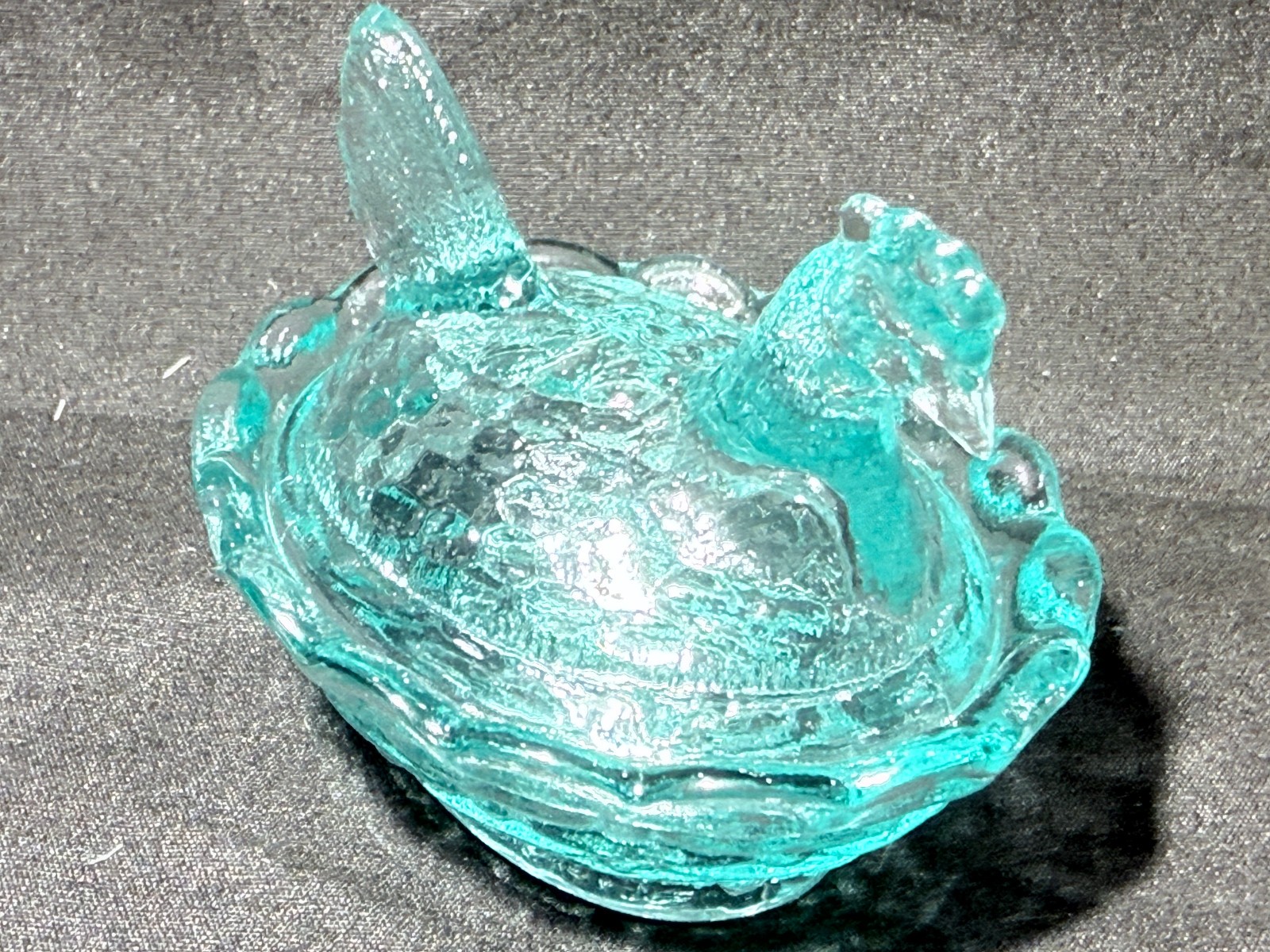 Green Vaseline Uranium glass mini Hen Chicken on nest basket egg chick salt glow