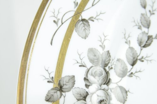 Spode Black Rose Garland 10.3″ Dinner Plate – Reproduction of Spode Pattern 1808