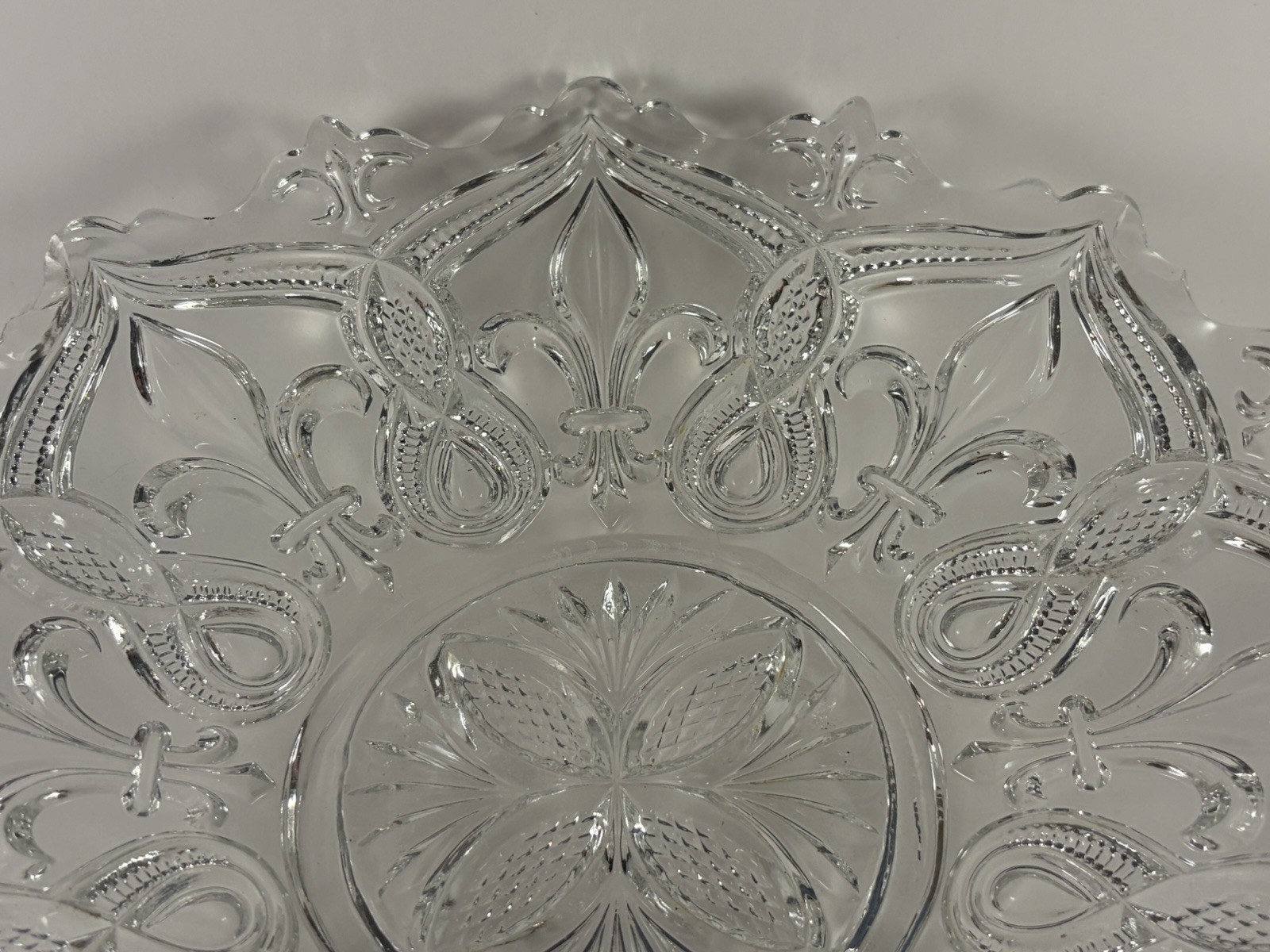 EAPG Bryce Higbee Arched Fleur-de-Lis Low Square bowl 9″ 1898-1906