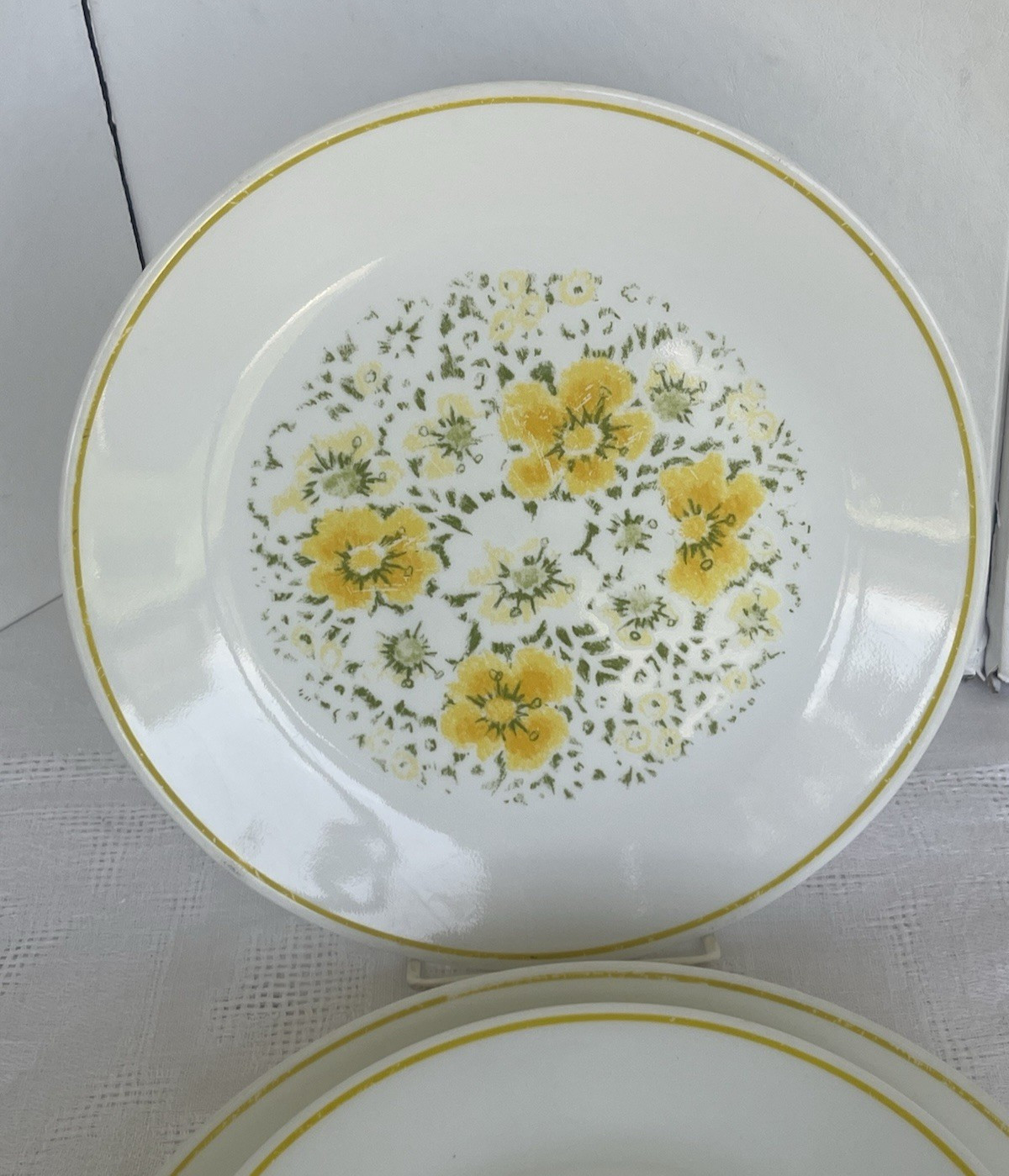 Vintage Corelle April Showers-8 Plates-4 10.25″ & 4 8.5″ Dinner/Luncheon Yellow