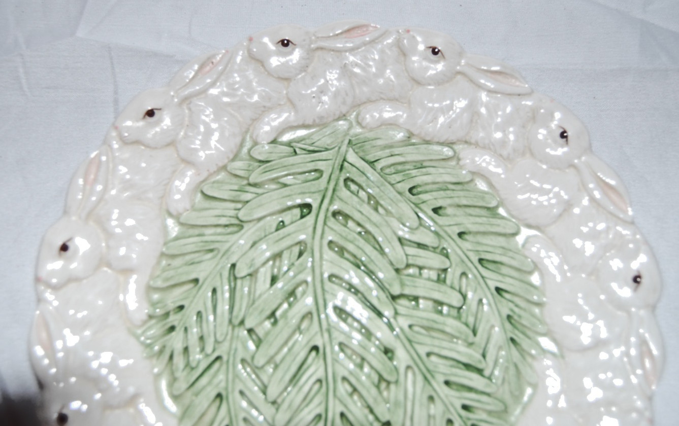 Vintage Mud Pie 2000 Ceramic Rabbit Fern Leaf Plate Majolica Style Easter 8”