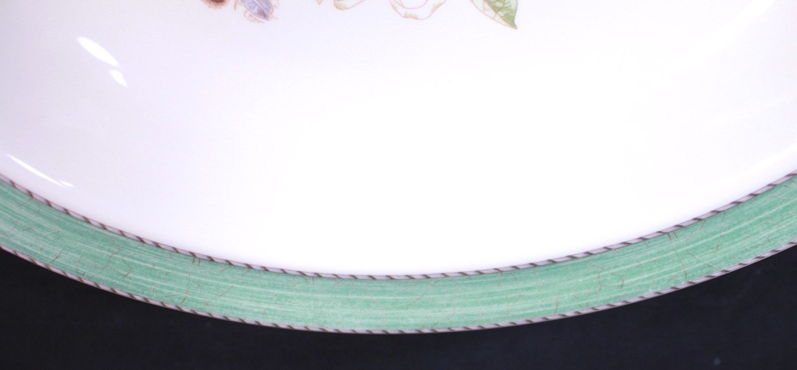 Wedgwood Sarah’s Garden Pyrus Malus Oval Serving Bowl **See Seller Sescription