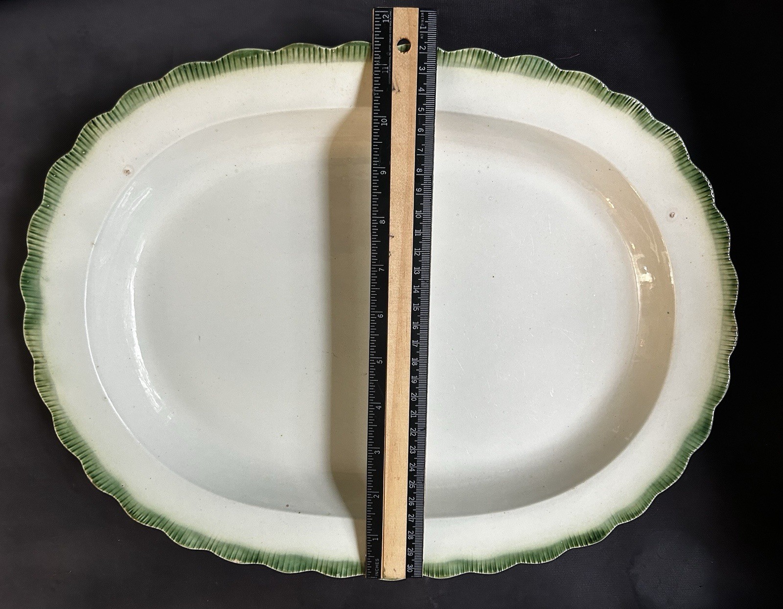 Early 19th Century Large Leeds Green Feather Edge Ironstone Platter