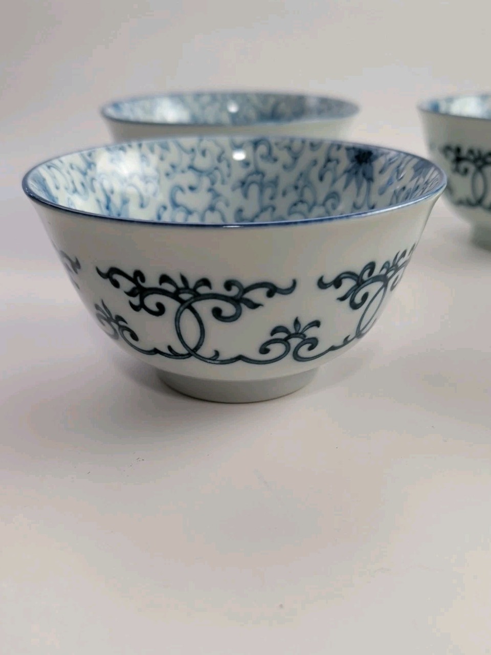 4 Yokohama Studio Japanese Porcelain Ramen Serving Bowl 5″ Blue/White Arabesque
