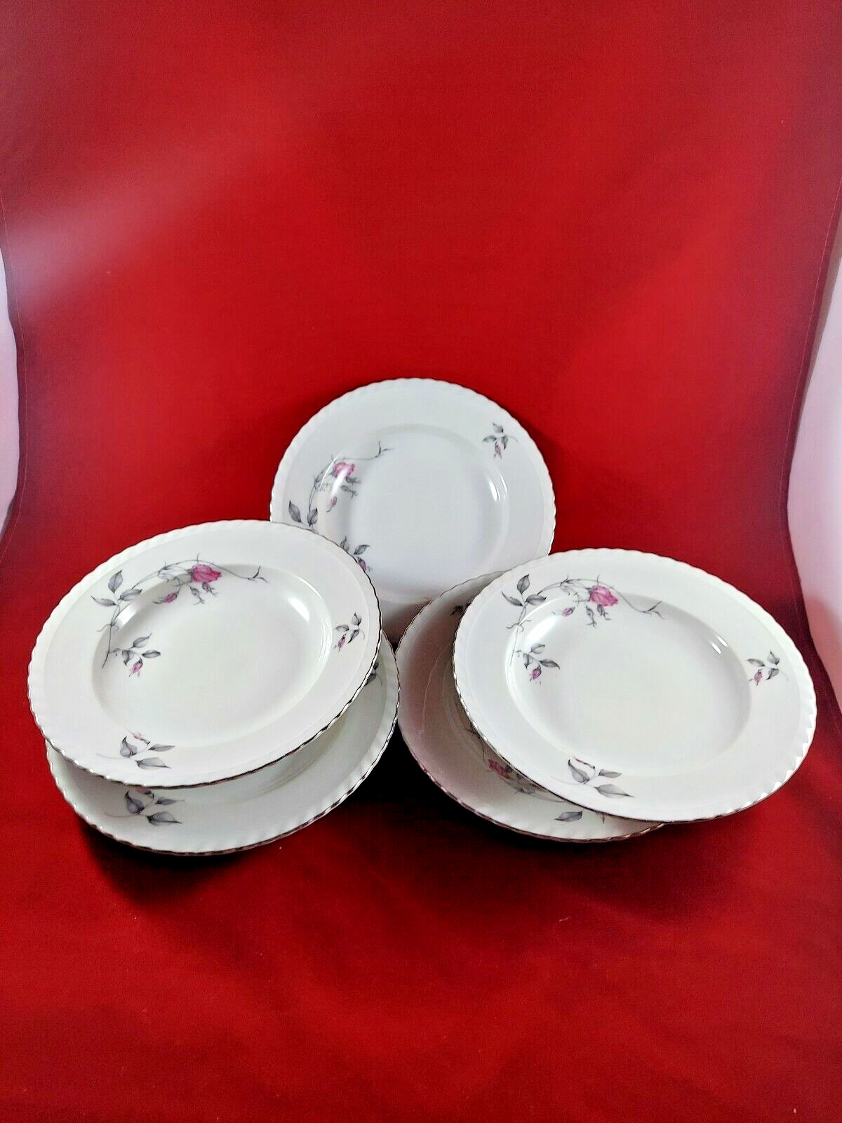 BOHEMIAN FINE CHINA THERESA 5 RIM SOUP PLATES 8 1/2″ DIAMETER. EXCELLENT.