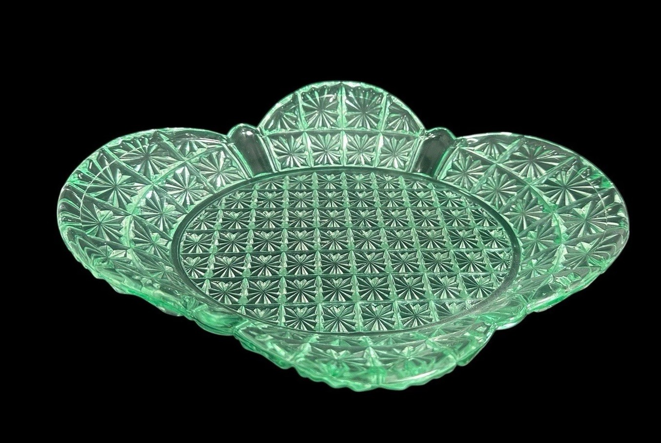King Son & Co. 1885 #24 Daisy Apple Green Uranium Glass Two Panel Plate 10.5”