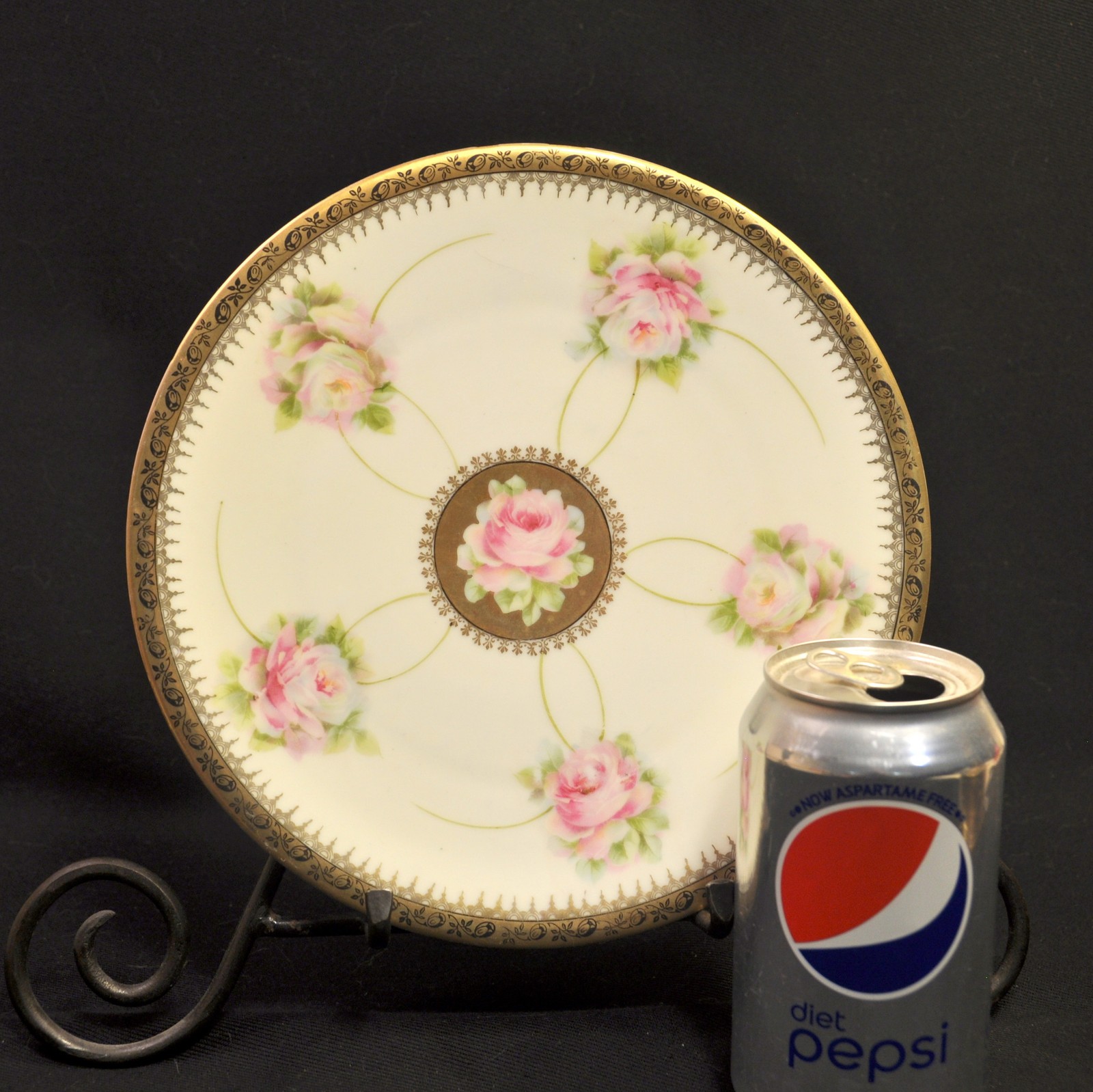 PM Moschendorf Bavaria Plate 8 3/4″ Roses w/Gold w/Black Scrollwork 1895-1910