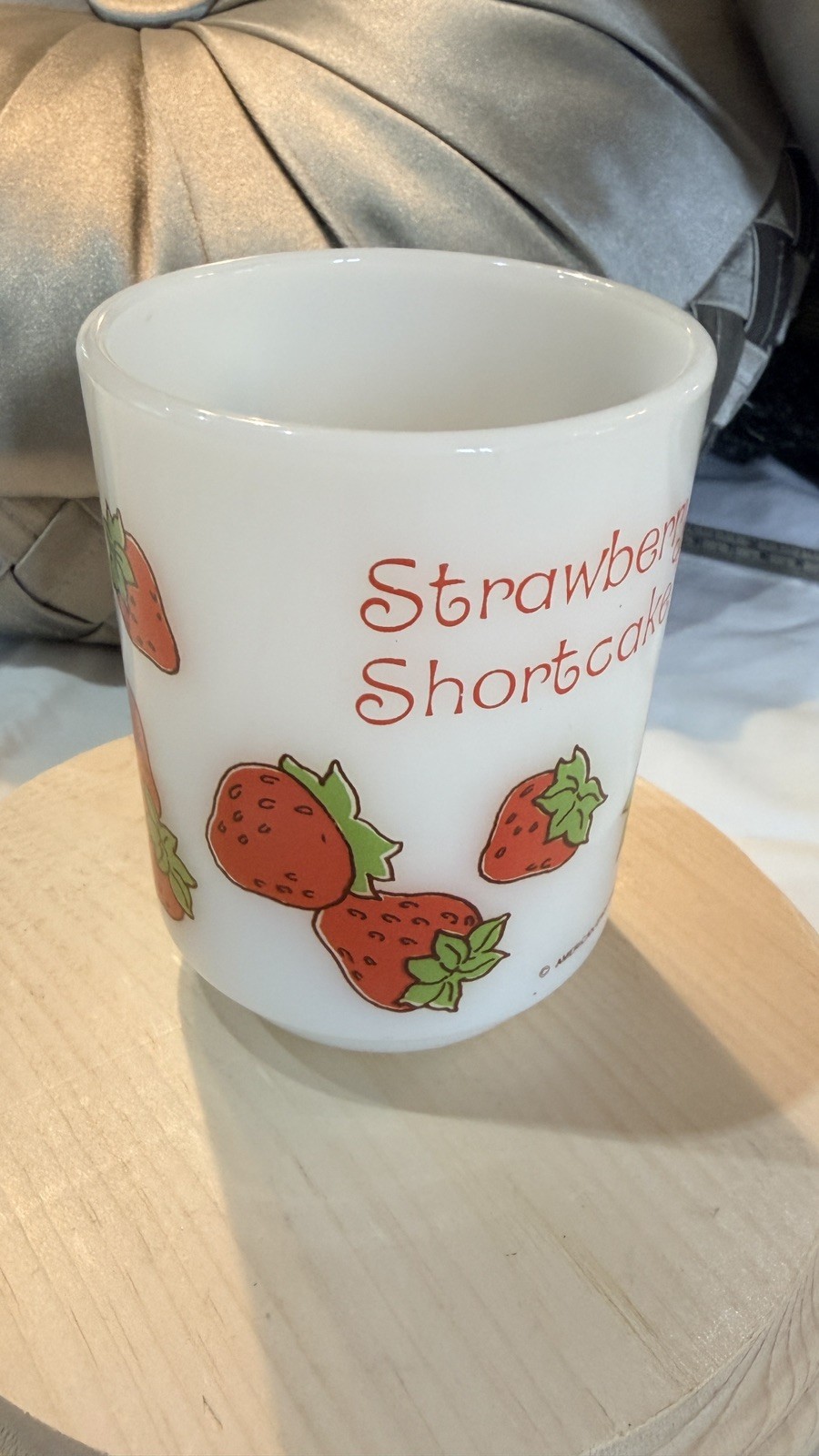  1980  Strawberry  Shortcake  Fire‑King  Anchor  Hocking  Milk  Glass  cup
