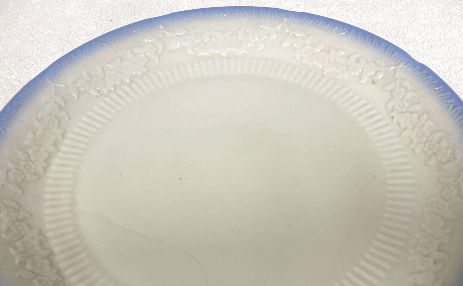 Vintage Anchor Hocking Fire King Alice Blue White Flower Scalloped Dinner Plate