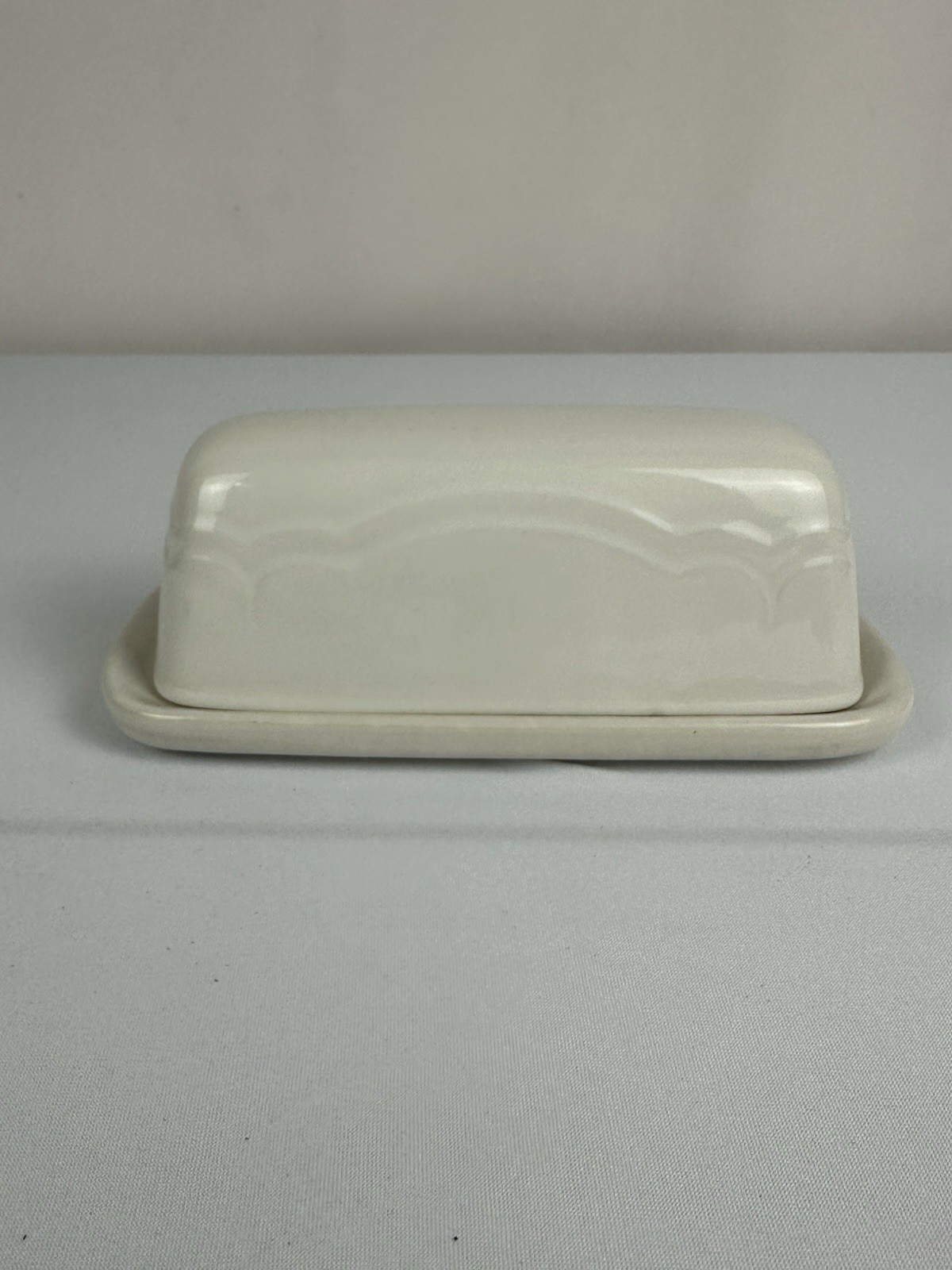 Pfaltzgraff Gazebo White Ceramic Covered Butter Dish USA Vintage #028