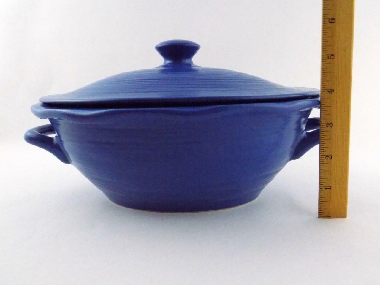 CorningWare Stoneware 2 QT Casserole Dish with Lid Blue Outer White Inner V GOOD