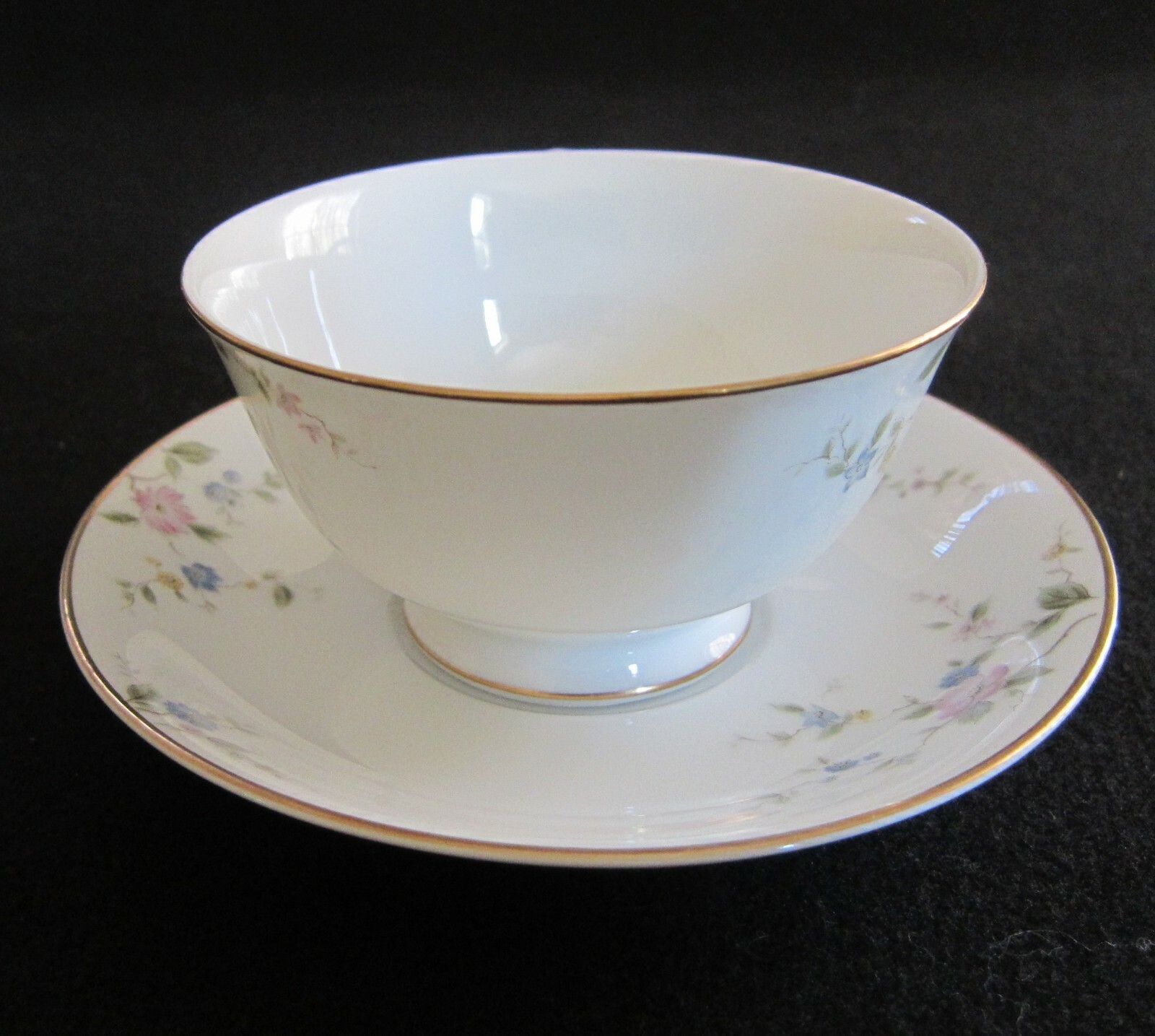 Vintage Noritake Teacups with Saucers Floral on White Gold Trim Firenze 6674