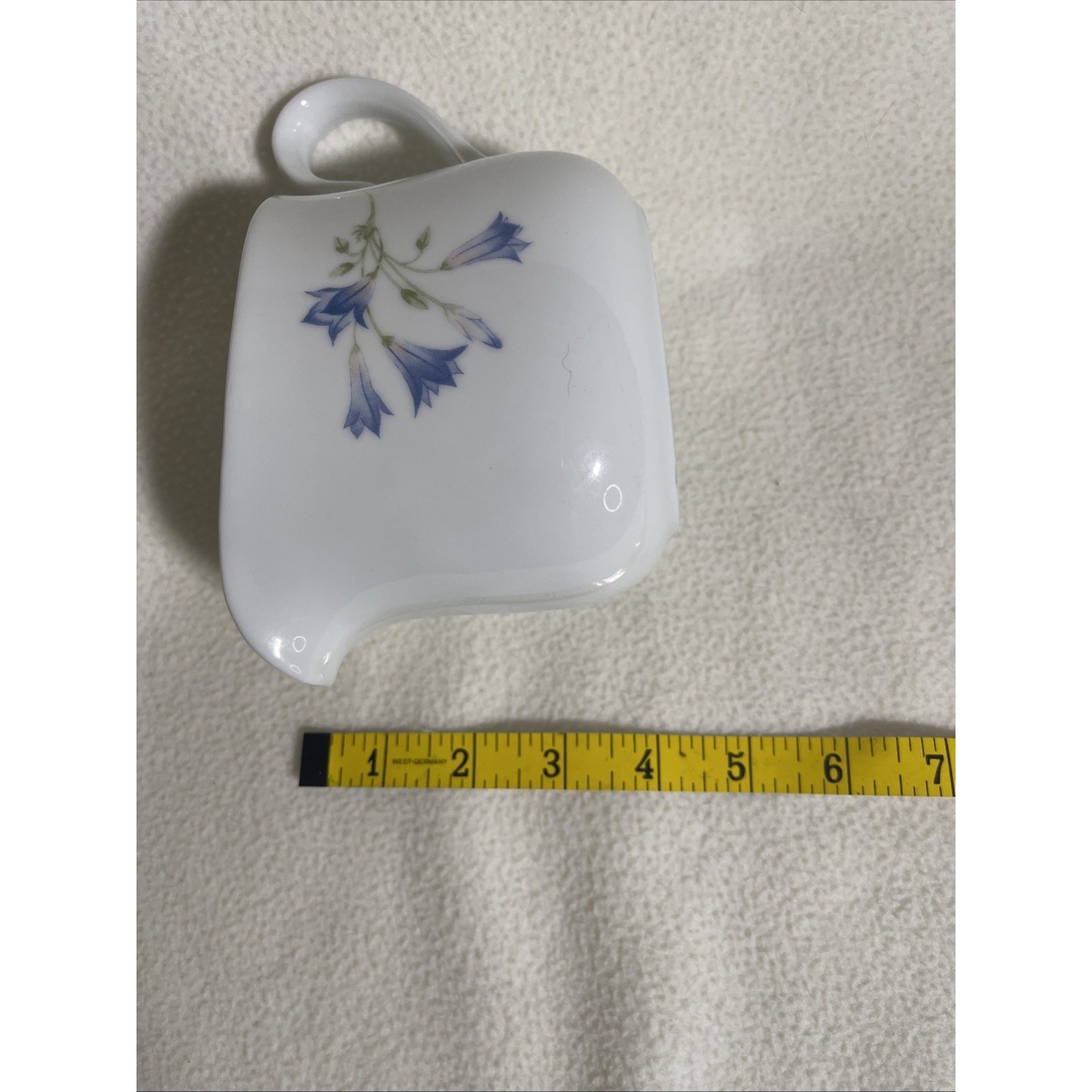 Beautiful Corning Blue Dusk Flower Designed Handled Gravy Boat