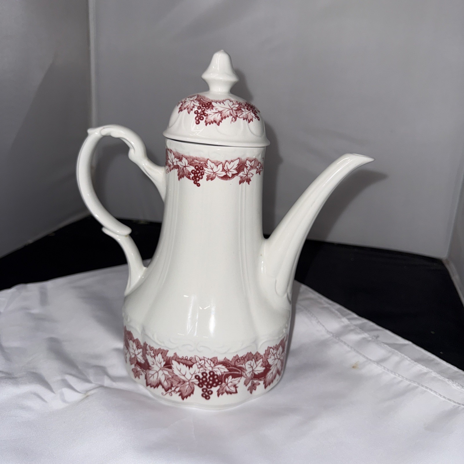 colonial english iron ironstone j&g meakin teapot