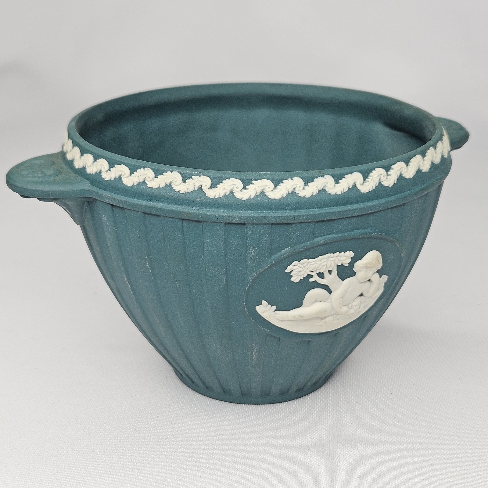 4.5″ Wedgwood Jasperware Spruce Green Handled Bowl – Cherubs & Bacchus – 1997